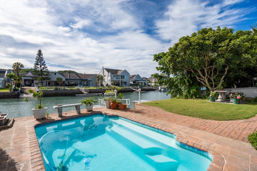 5 Bedroom Property for Sale in Royal Alfred Marina Eastern Cape